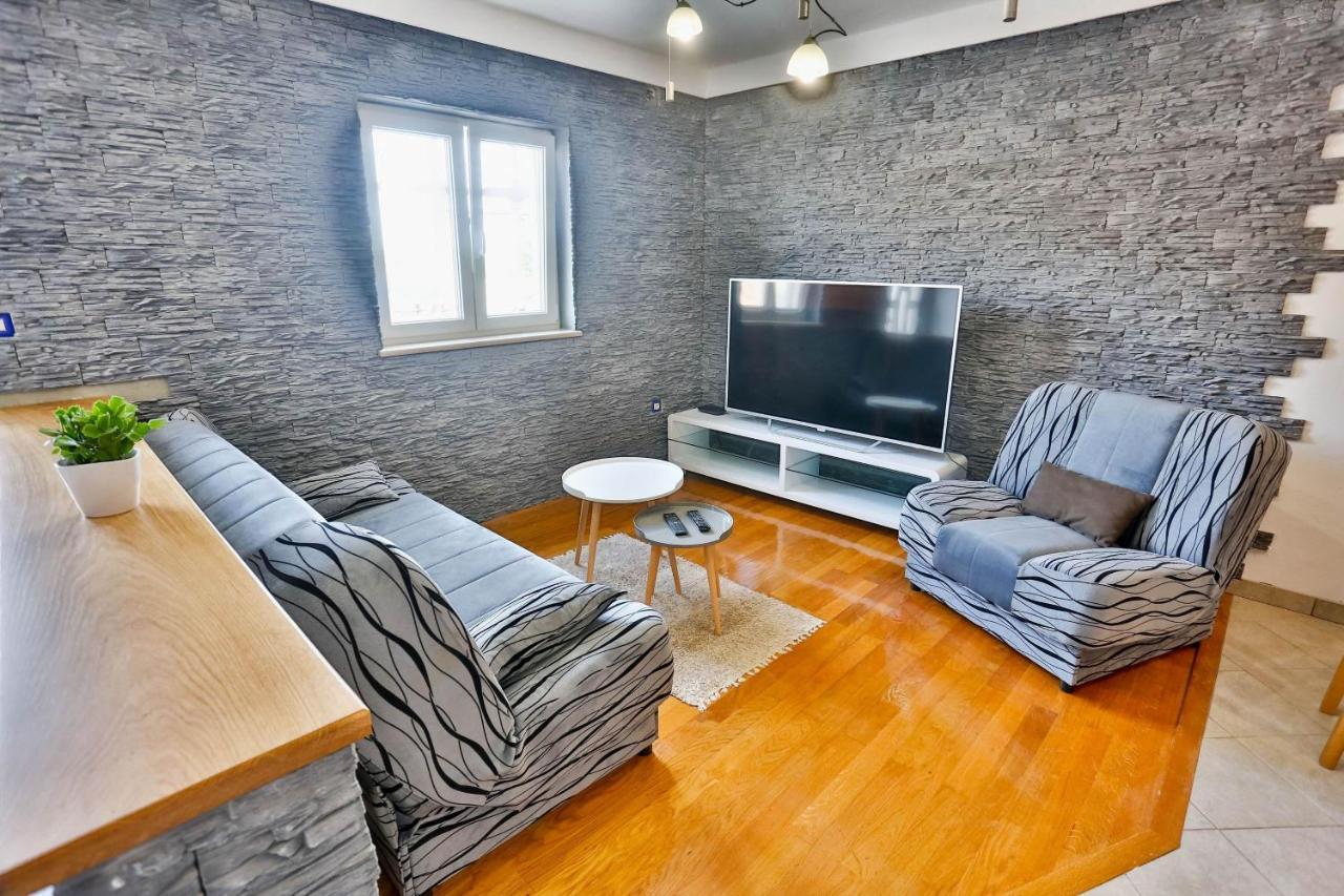 Apartments With A Parking Space Sutivan, Brac - 752 エクステリア 写真
