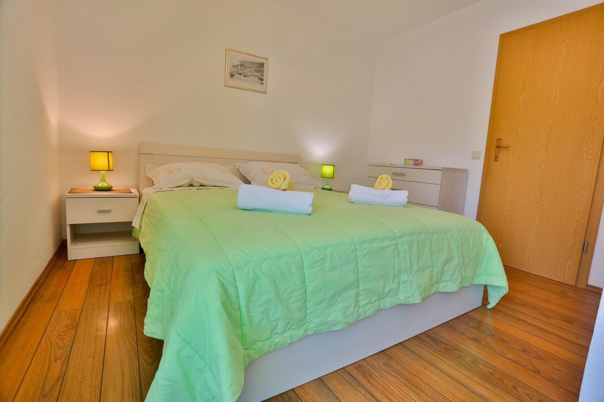 Apartments With A Parking Space Sutivan, Brac - 752 部屋 写真