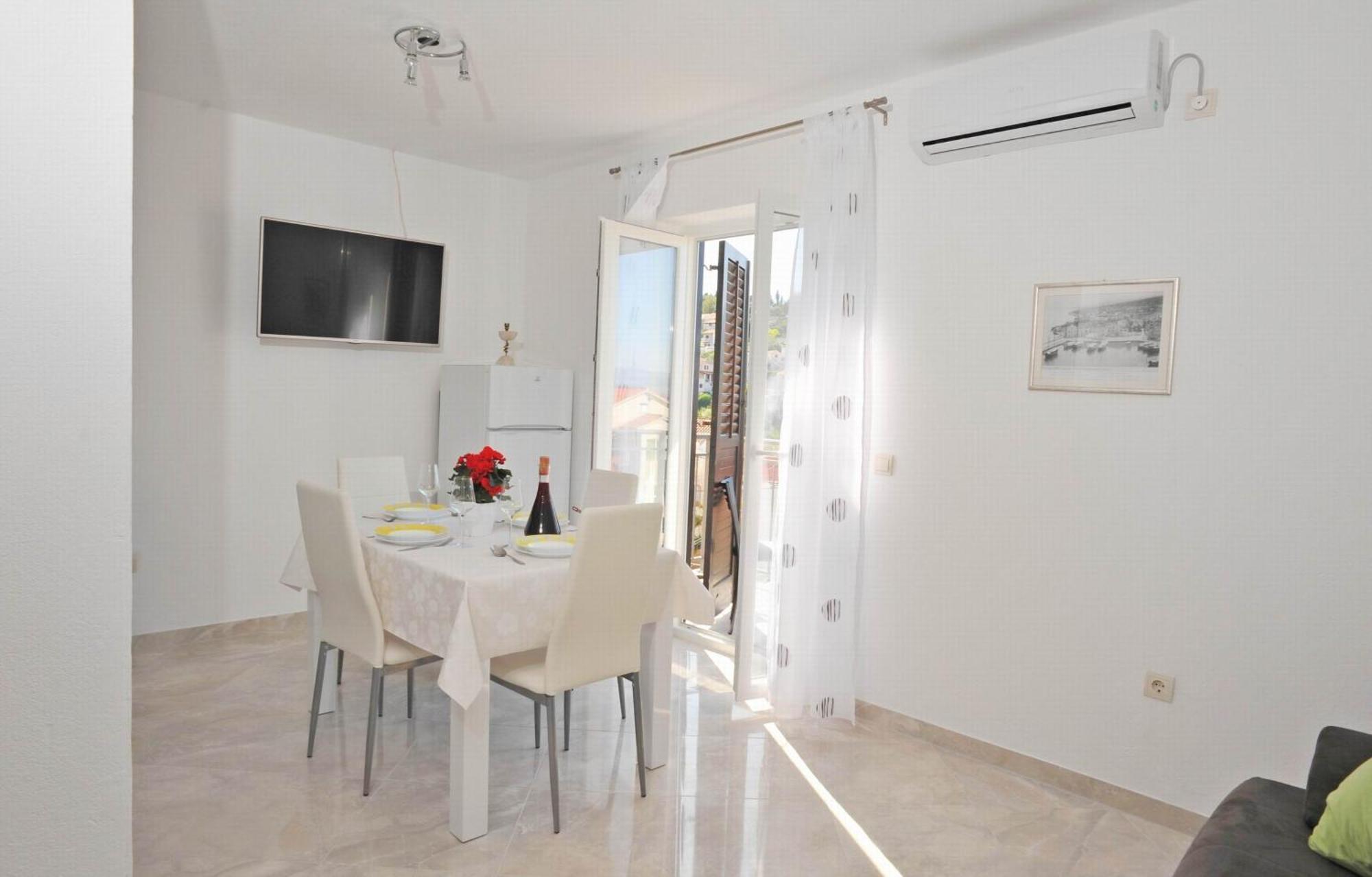 Apartments With A Parking Space Sutivan, Brac - 752 部屋 写真
