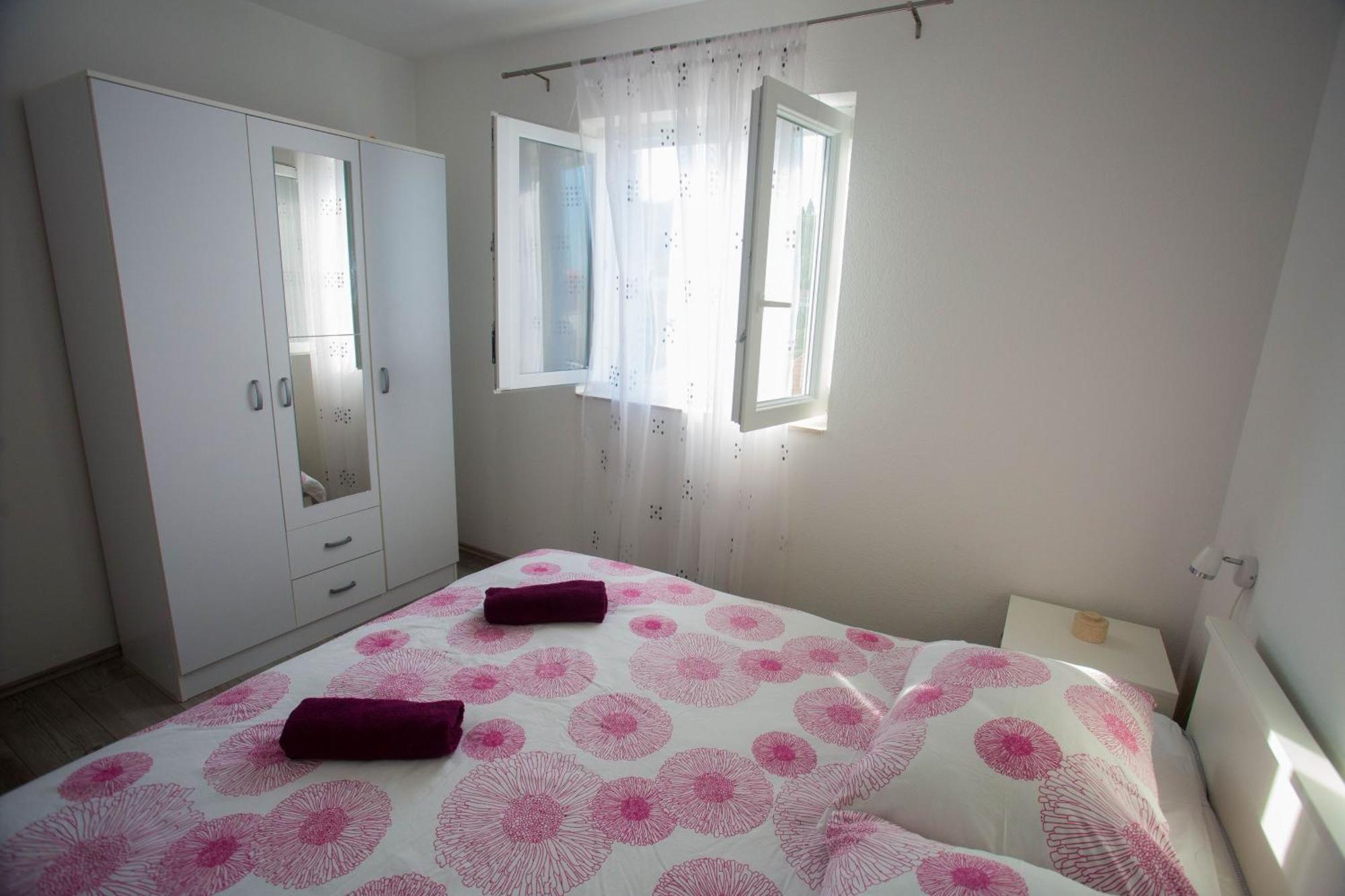 Apartments With A Parking Space Sutivan, Brac - 752 部屋 写真