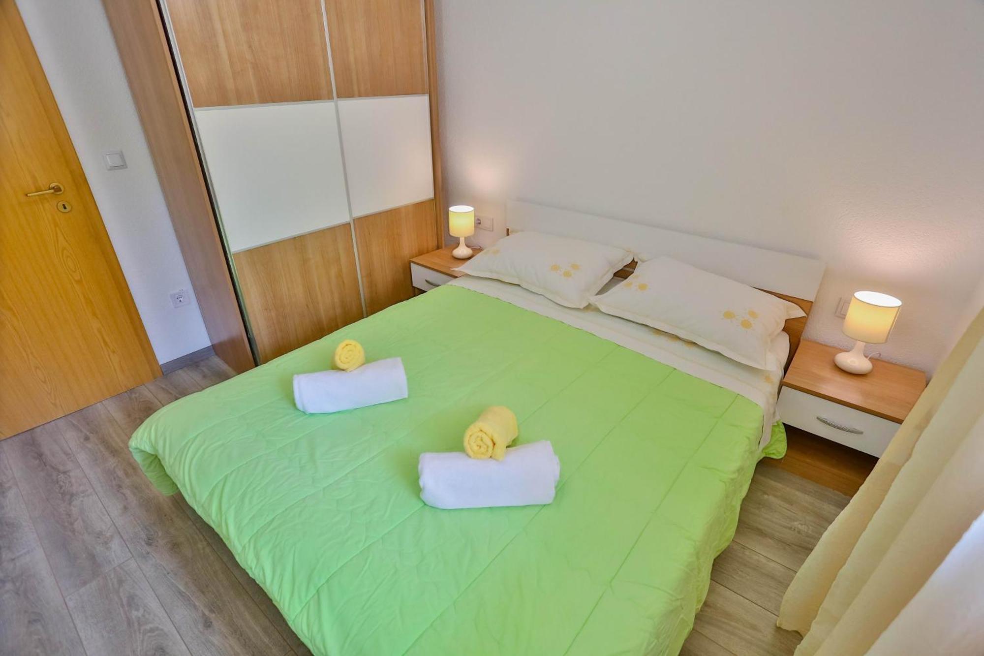 Apartments With A Parking Space Sutivan, Brac - 752 部屋 写真