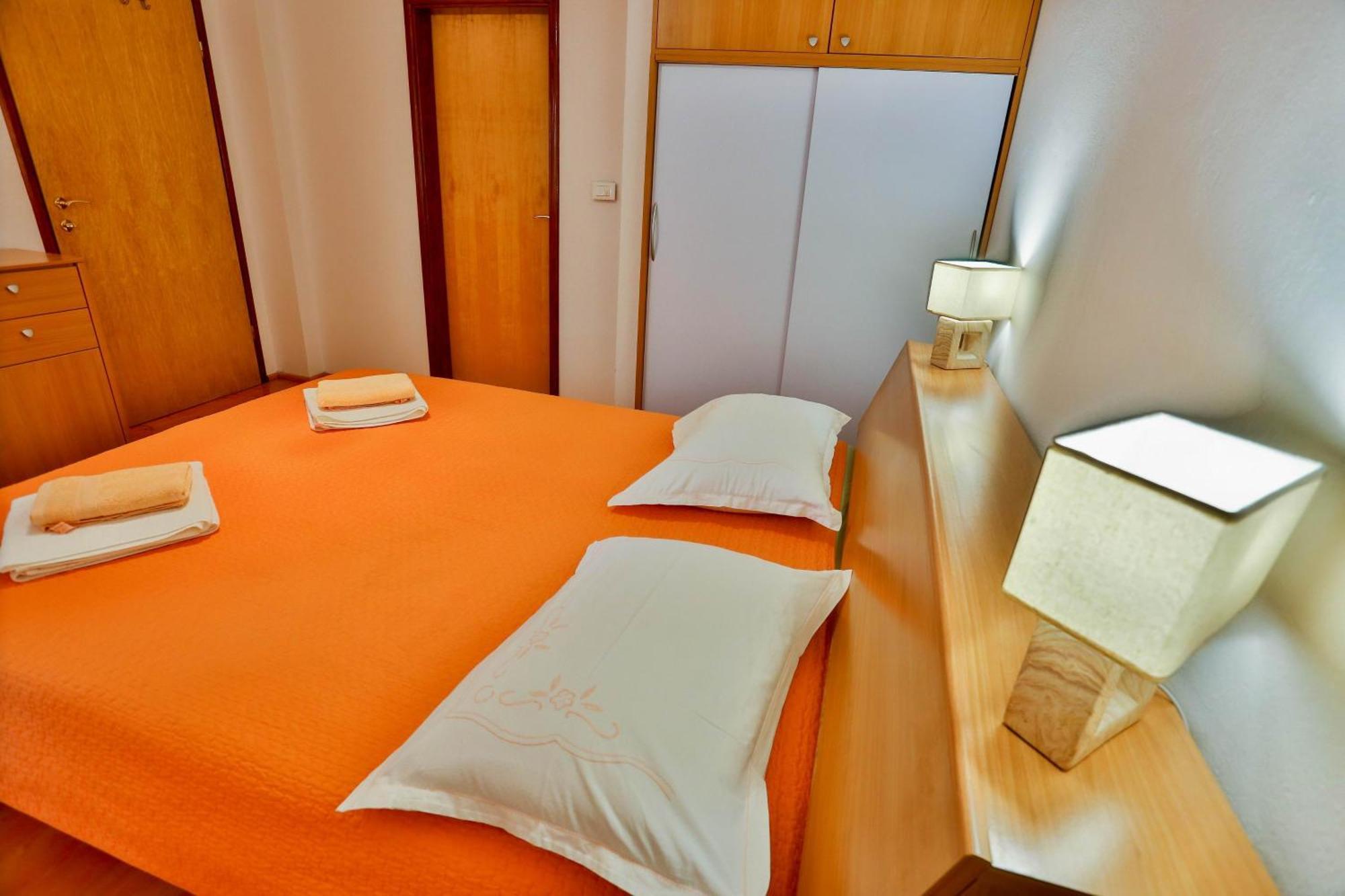 Apartments With A Parking Space Sutivan, Brac - 752 部屋 写真
